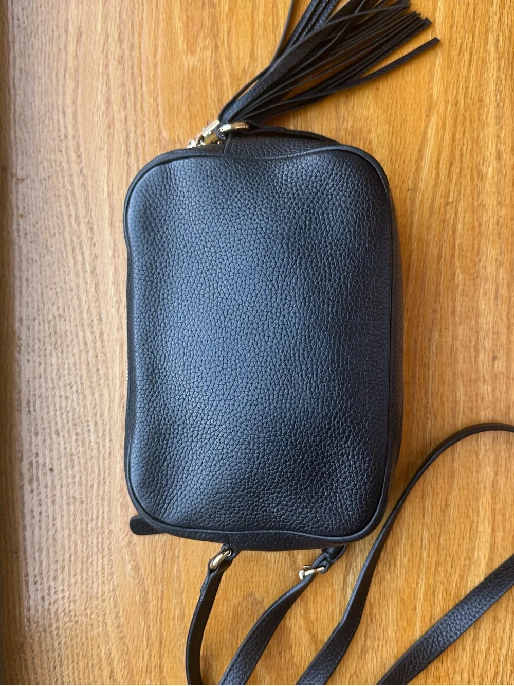 Gucci Soho Disco Black Pebbled Leather Crossbody Bag Tassel Authentic